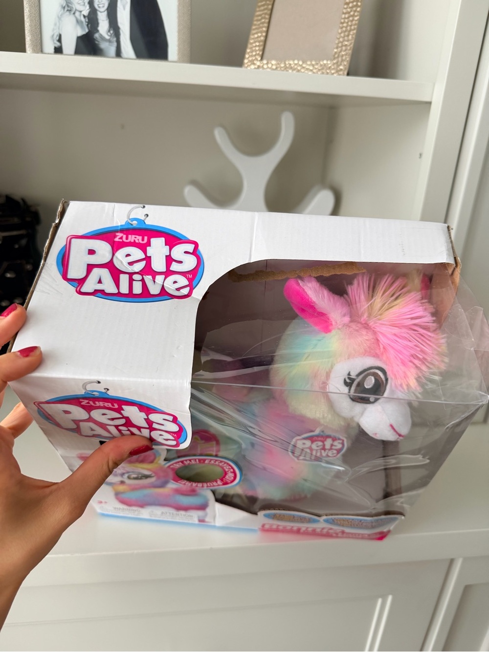 ZURU PETS ALIVE Rainbow Boppi The Booty Shakin Llama Battery-Power Dancing Toy - Picture 3 of 10